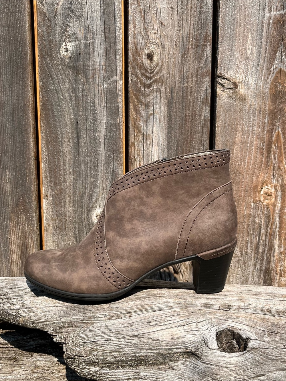 Rockport Cobb Hill Collection Rashel taupe brown ankle bootie size 8